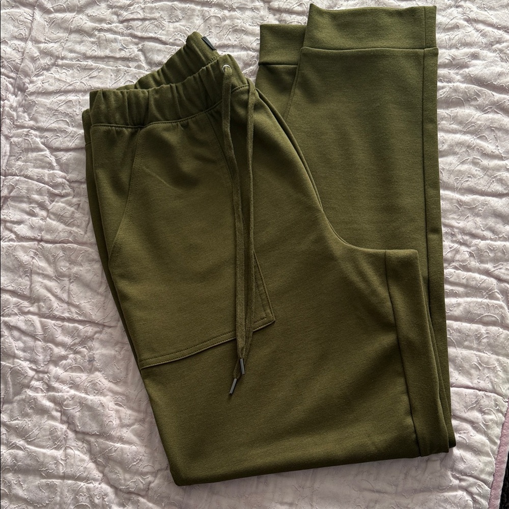 Banana Republic Knit Joggers NWOT